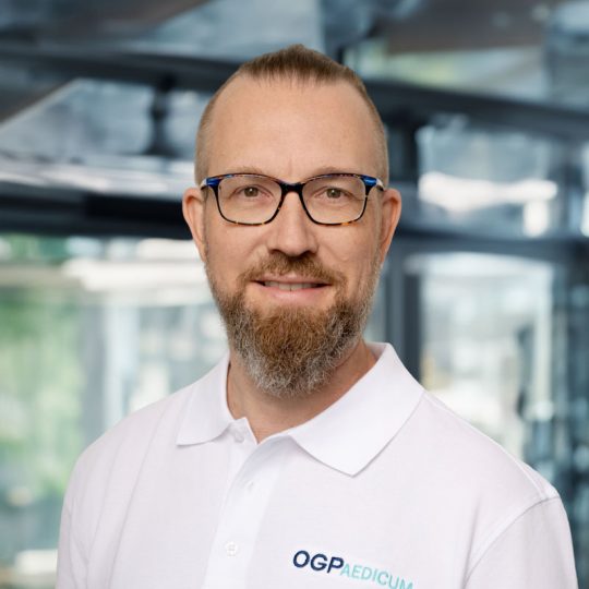 Porträtbild von unserem Arzt Tobias Fritz | MVZ OGPaedicum